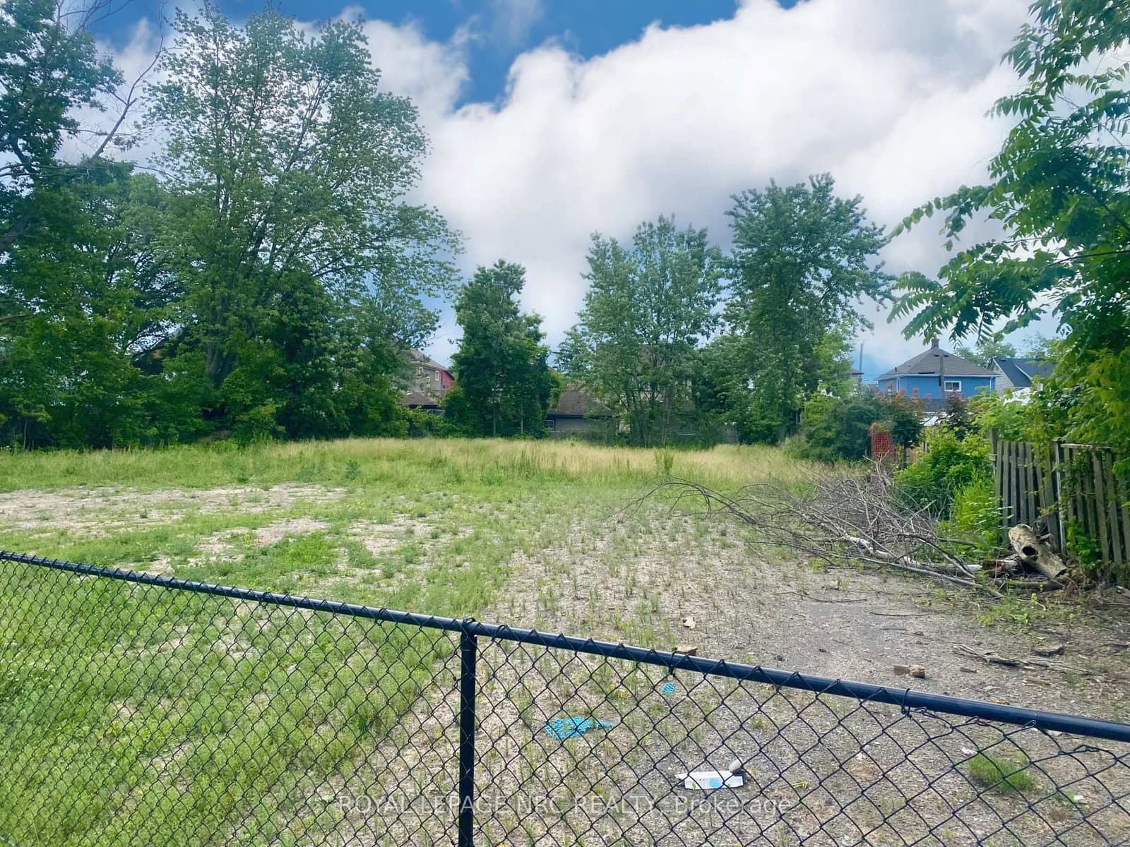 45 Riverside Drive thumbnail 2