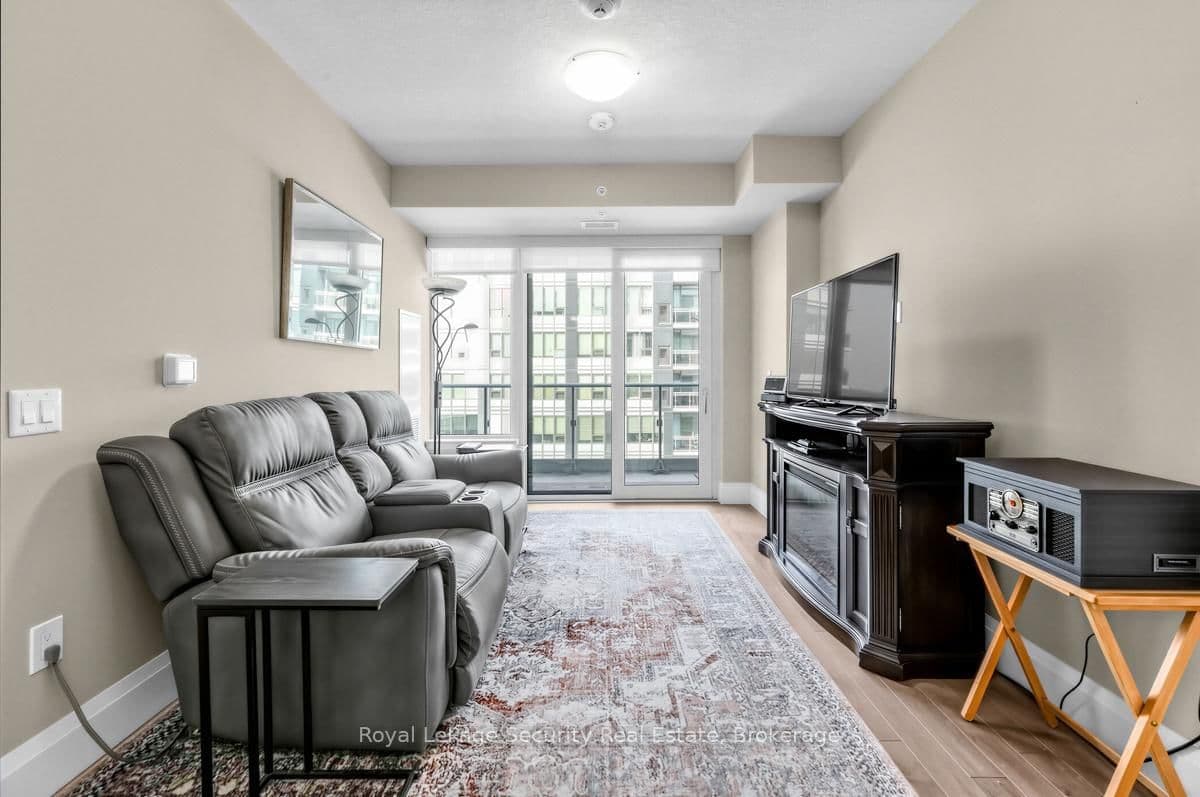 73 Arthur Street, Unit 807 thumbnail 10