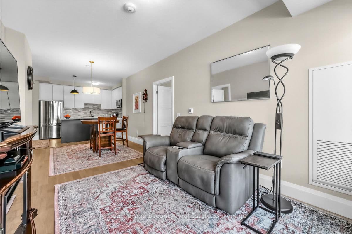 73 Arthur Street, Unit 807 thumbnail 12