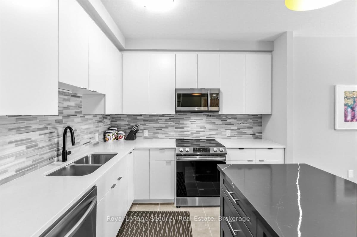 73 Arthur Street, Unit 807 thumbnail 19