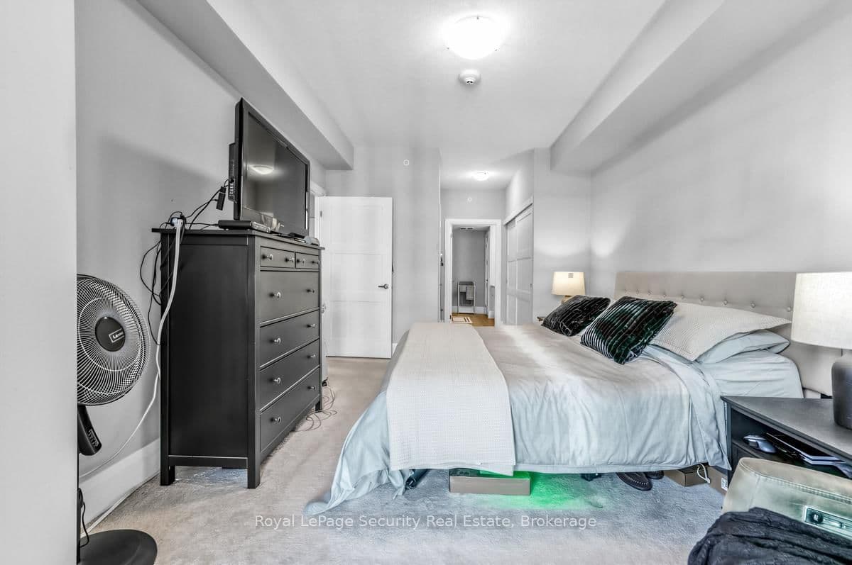 73 Arthur Street, Unit 807 thumbnail 25