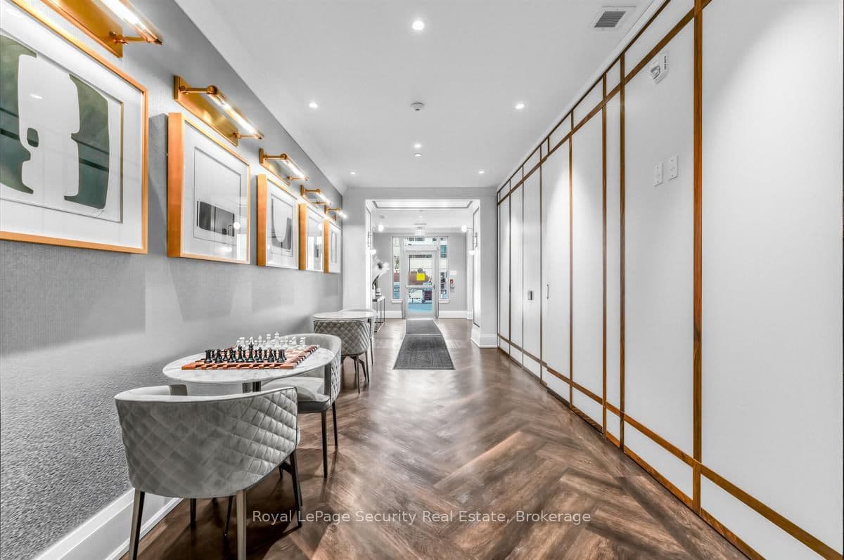 73 Arthur Street, Unit 807 thumbnail 4