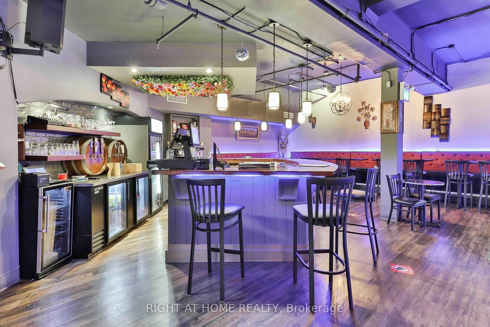 179 King Street W thumbnail 8