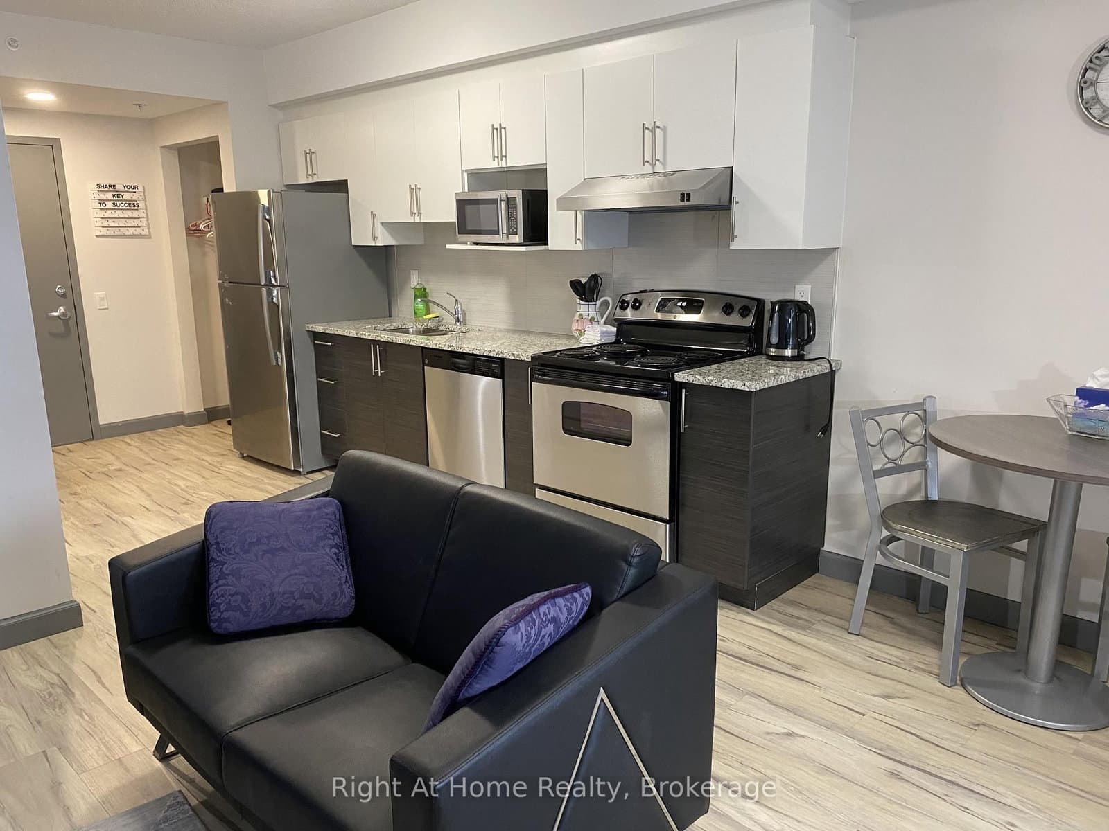 258A Sunview Street, Unit 1710 thumbnail 17