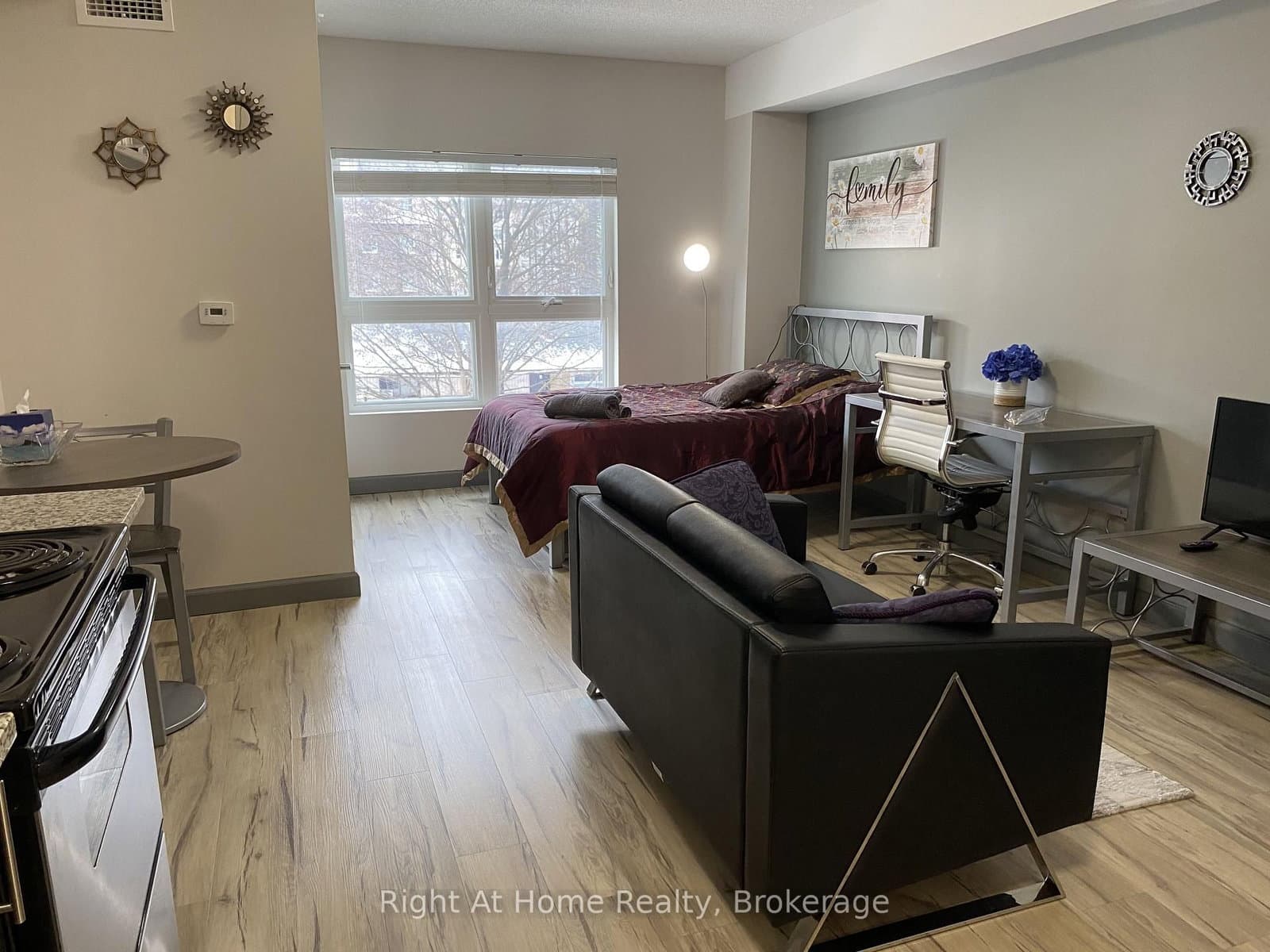 258A Sunview Street, Unit 1710 thumbnail 4