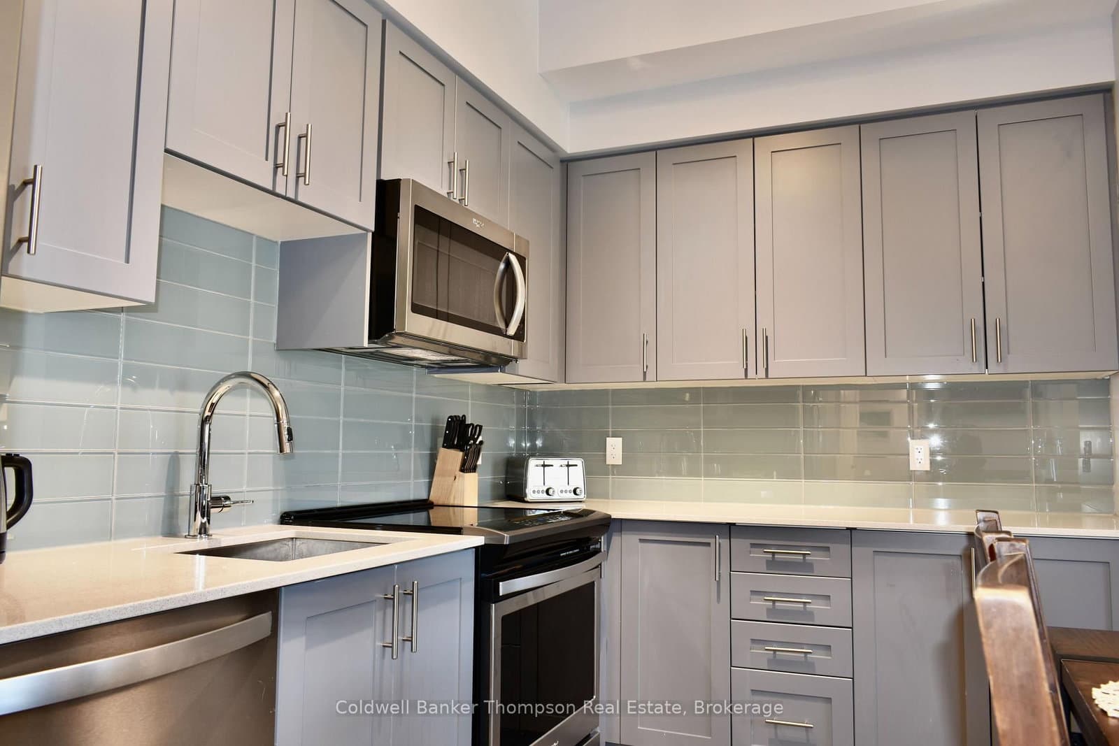 25 PEN LAKE POINT Road, Unit 404 thumbnail 16