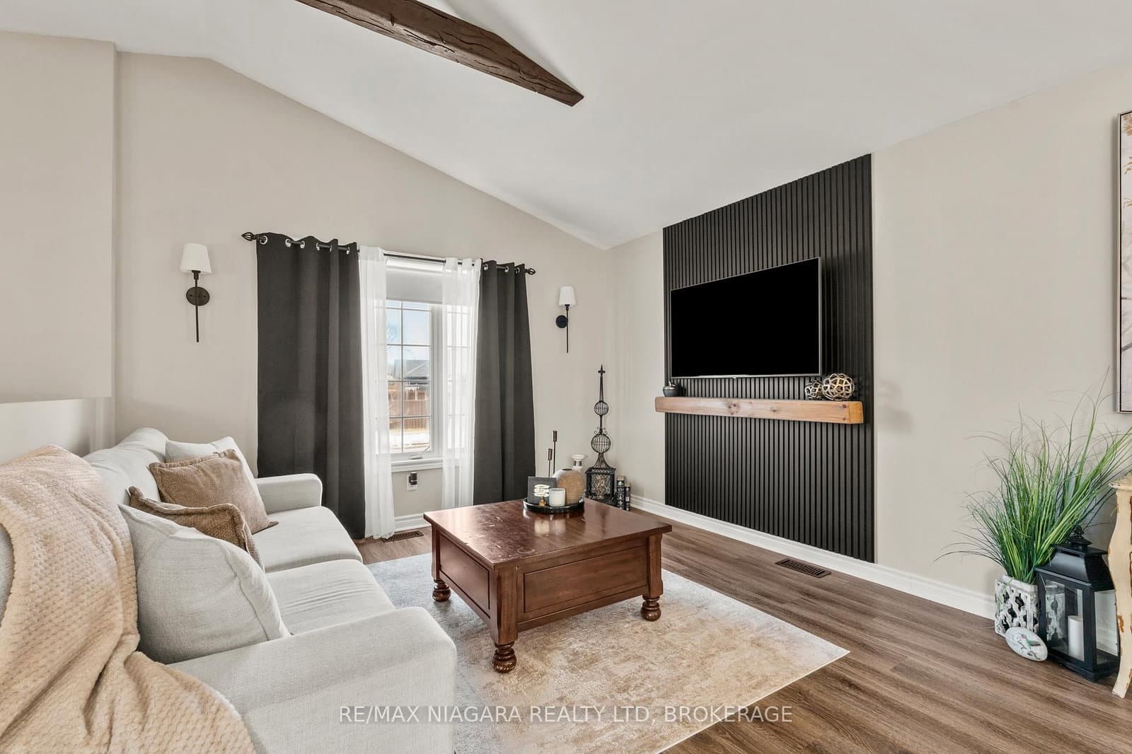 232 Regatta Drive thumbnail 8