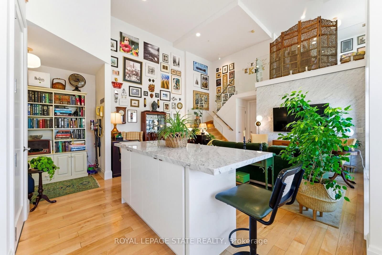 112 King Street E, Unit PH4 thumbnail 17