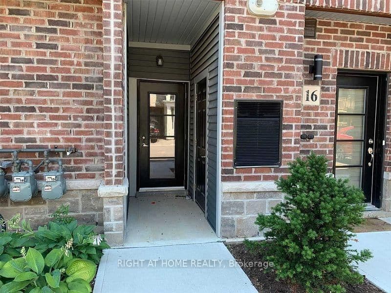 219 Dundas Street E, Unit 1 thumbnail 4