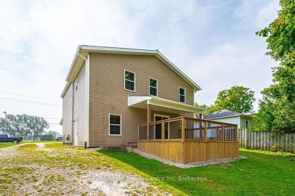 353 Wellington Street E thumbnail 33