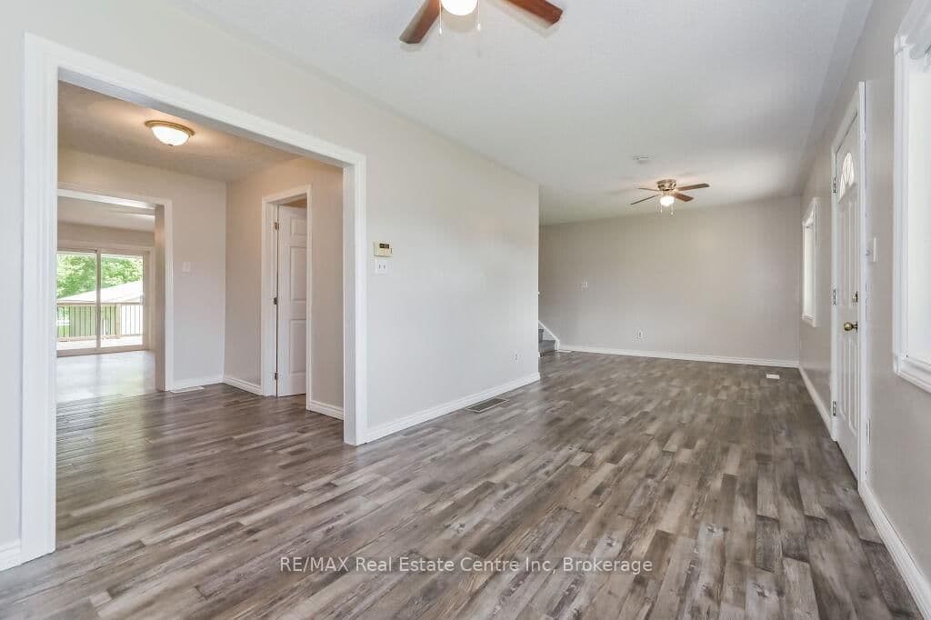 353 Wellington Street E thumbnail 9