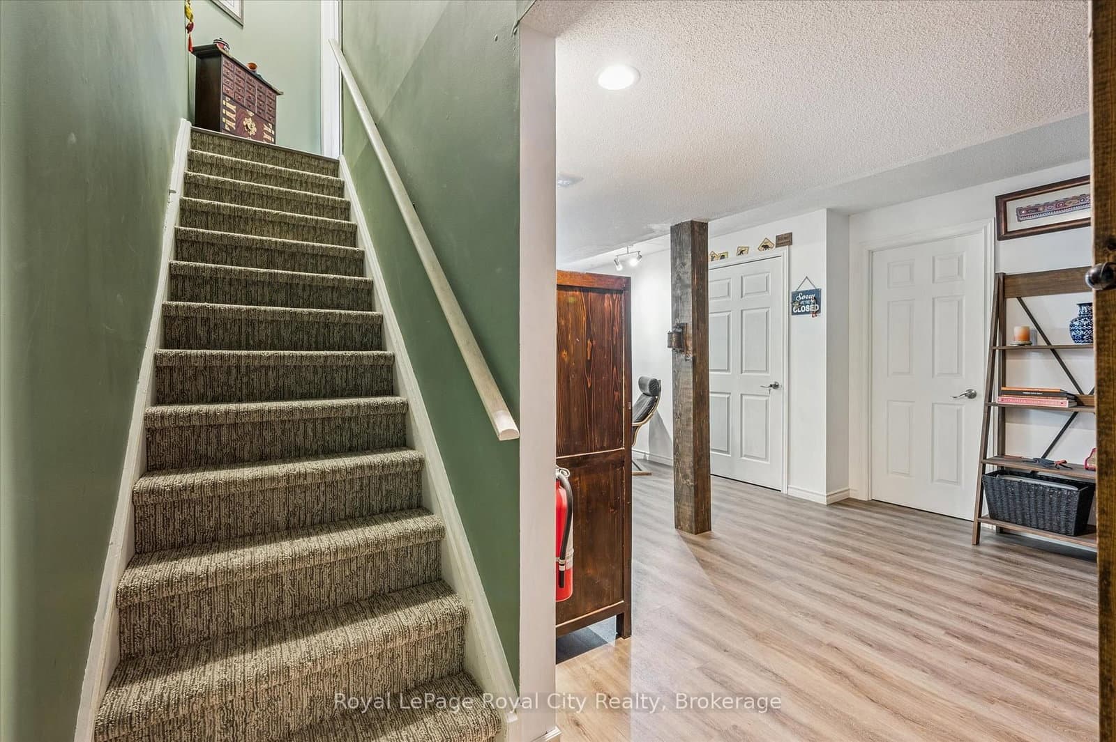 21 Marilyn Drive thumbnail 34
