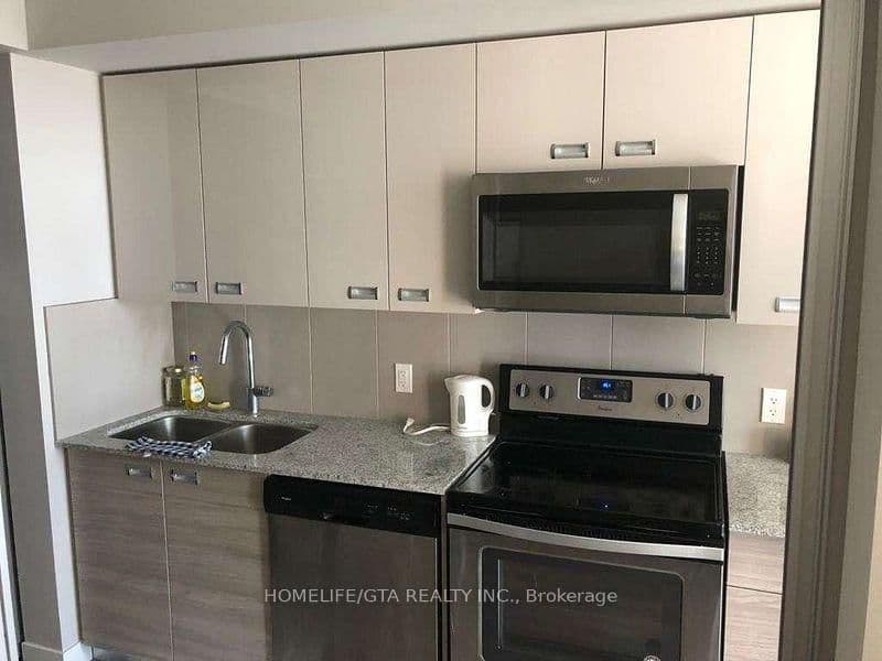 308 Lester Street, Unit 516 thumbnail 5