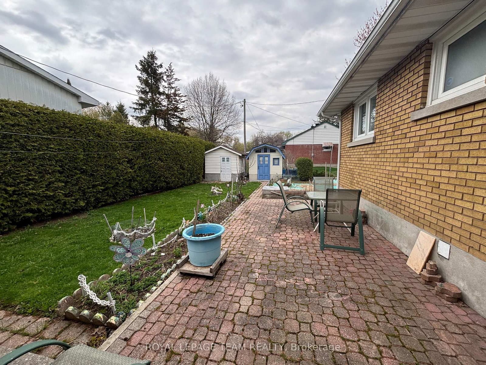 41 Capilano Drive thumbnail 23