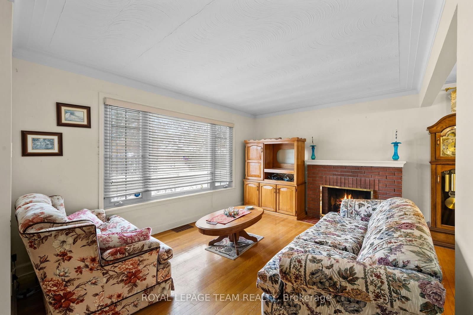 41 Capilano Drive thumbnail 4