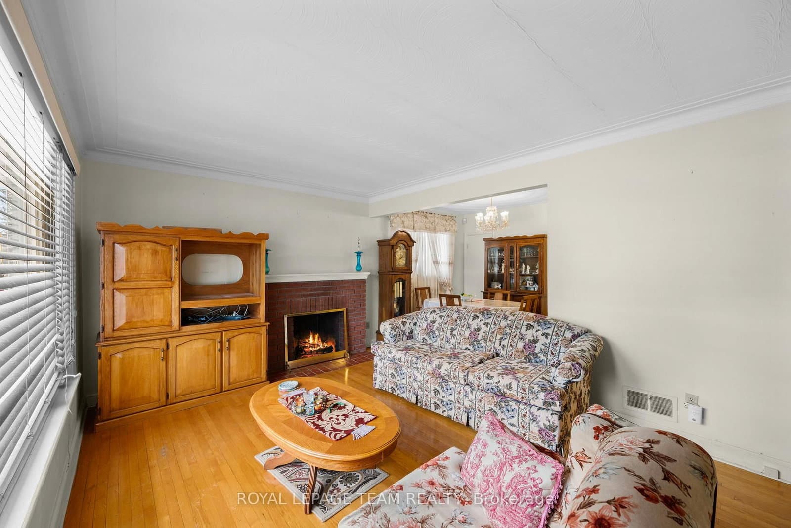 41 Capilano Drive thumbnail 5