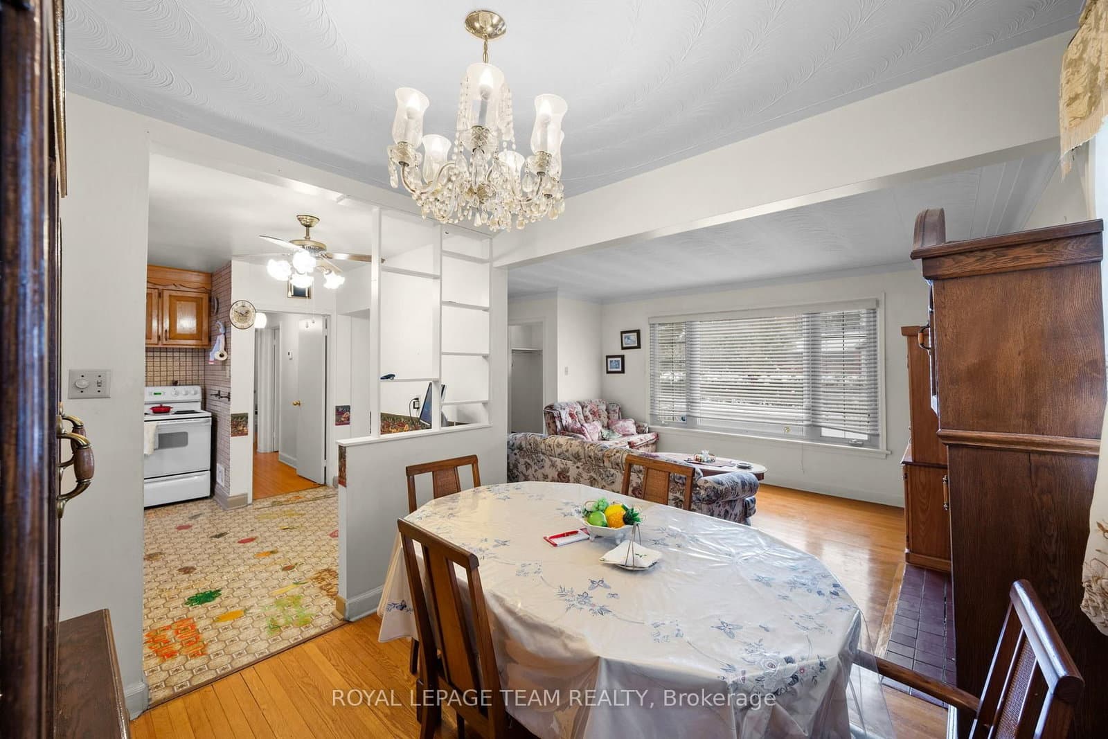 41 Capilano Drive thumbnail 8