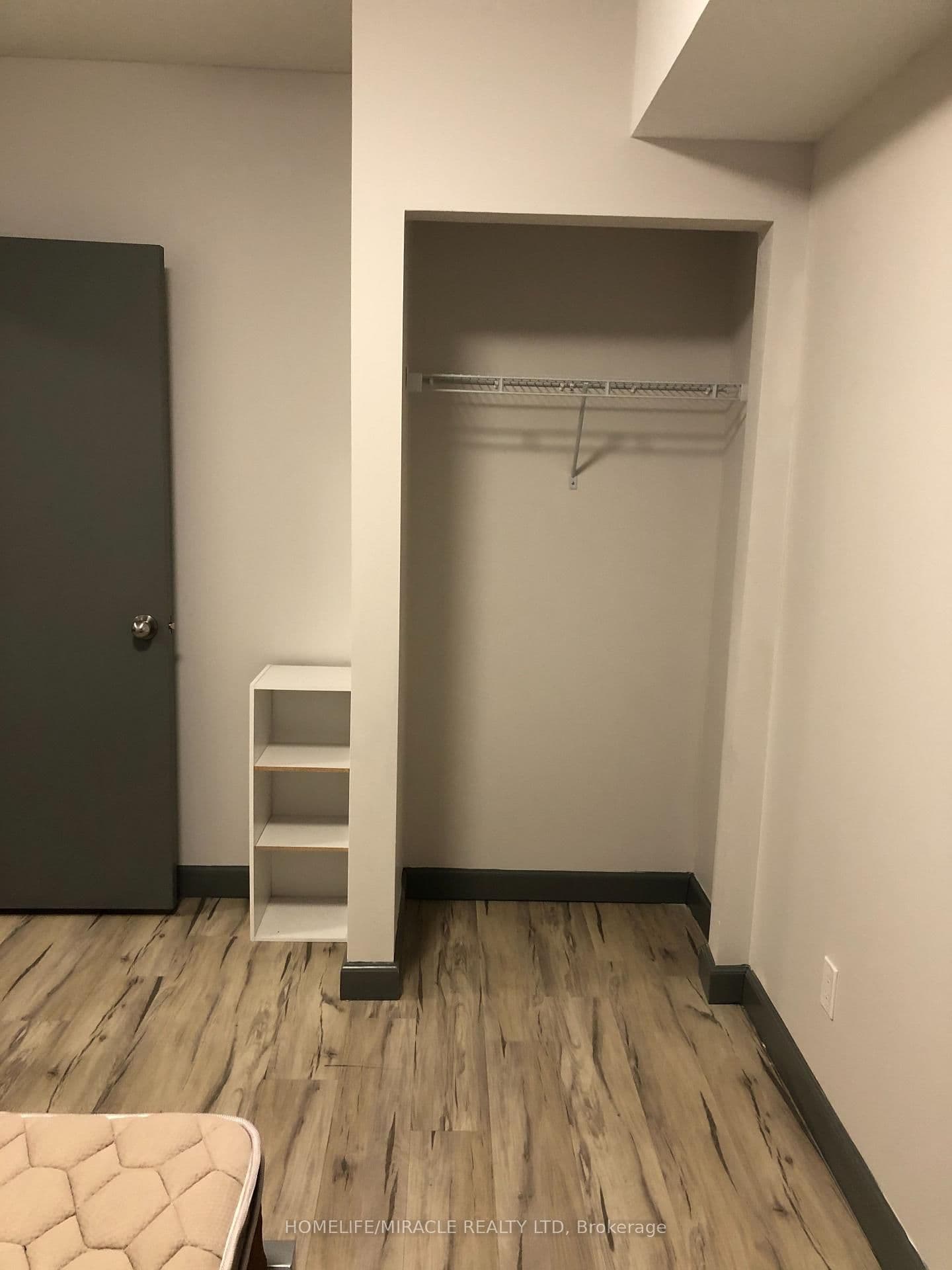 258B Sunview Street, Unit 225 thumbnail 2