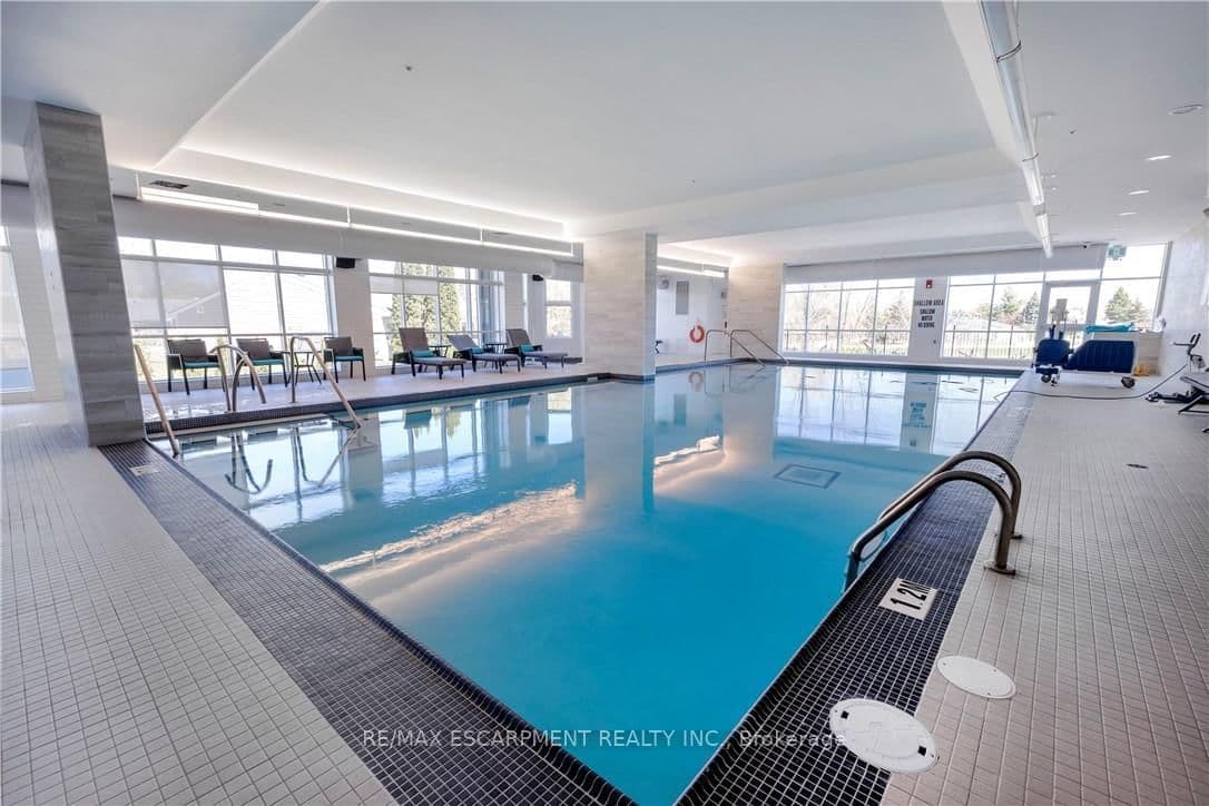 5 Jaczenko Terrace thumbnail 16