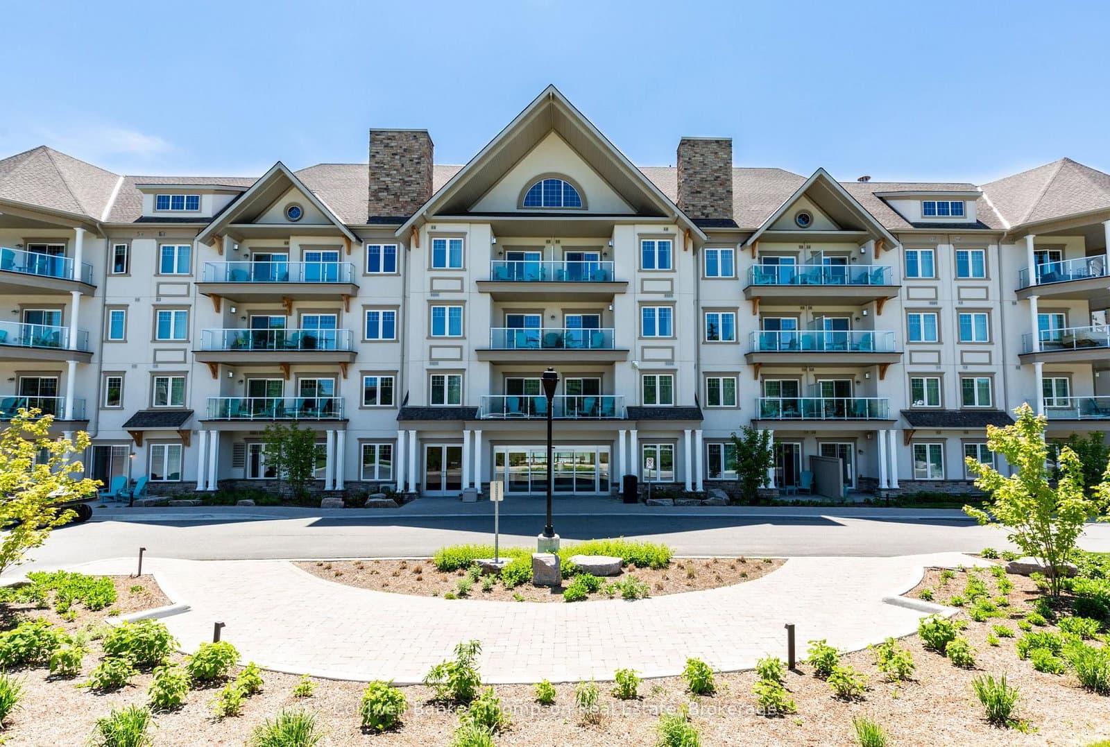 25 PEN LAKE POINT Road, Unit 216 thumbnail 2