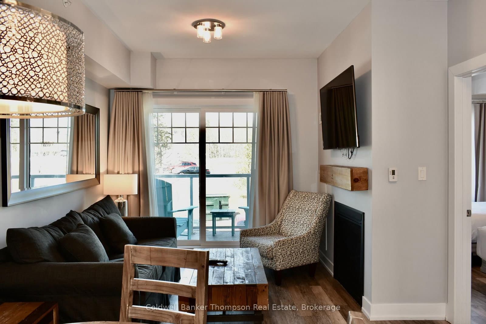 25 PEN LAKE POINT Road, Unit 216 thumbnail 5