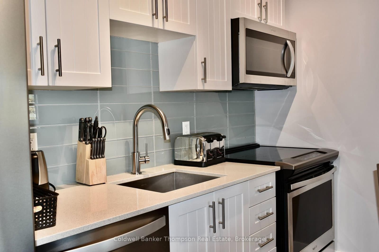 25 PEN LAKE POINT Road, Unit 216 thumbnail 9