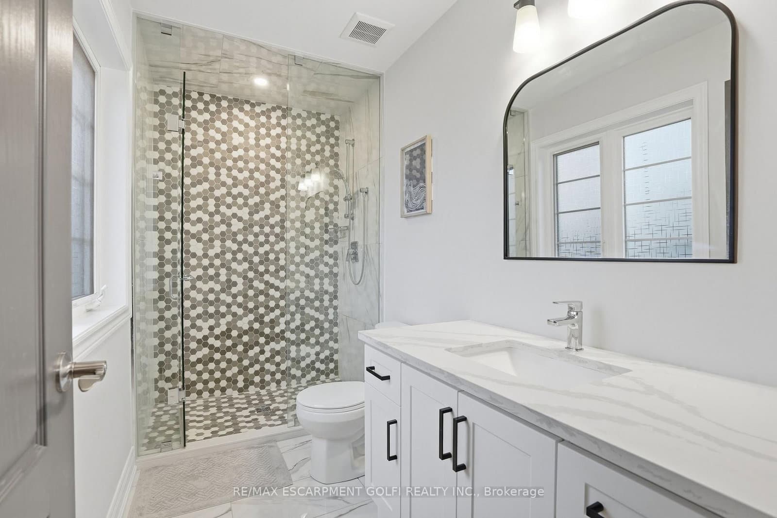 121 Moffatt Street thumbnail 20