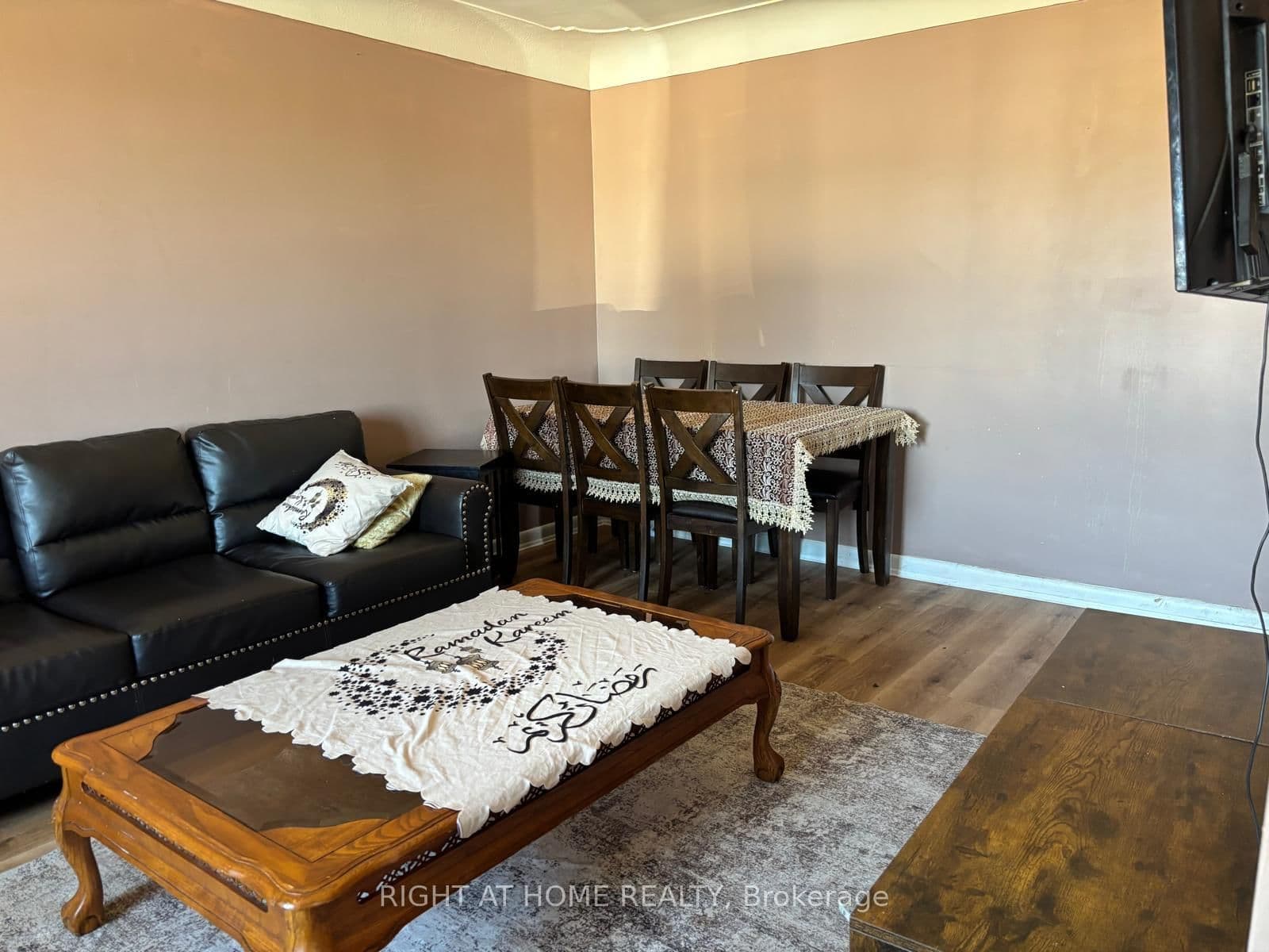 1224 Dunsmure Road thumbnail 5