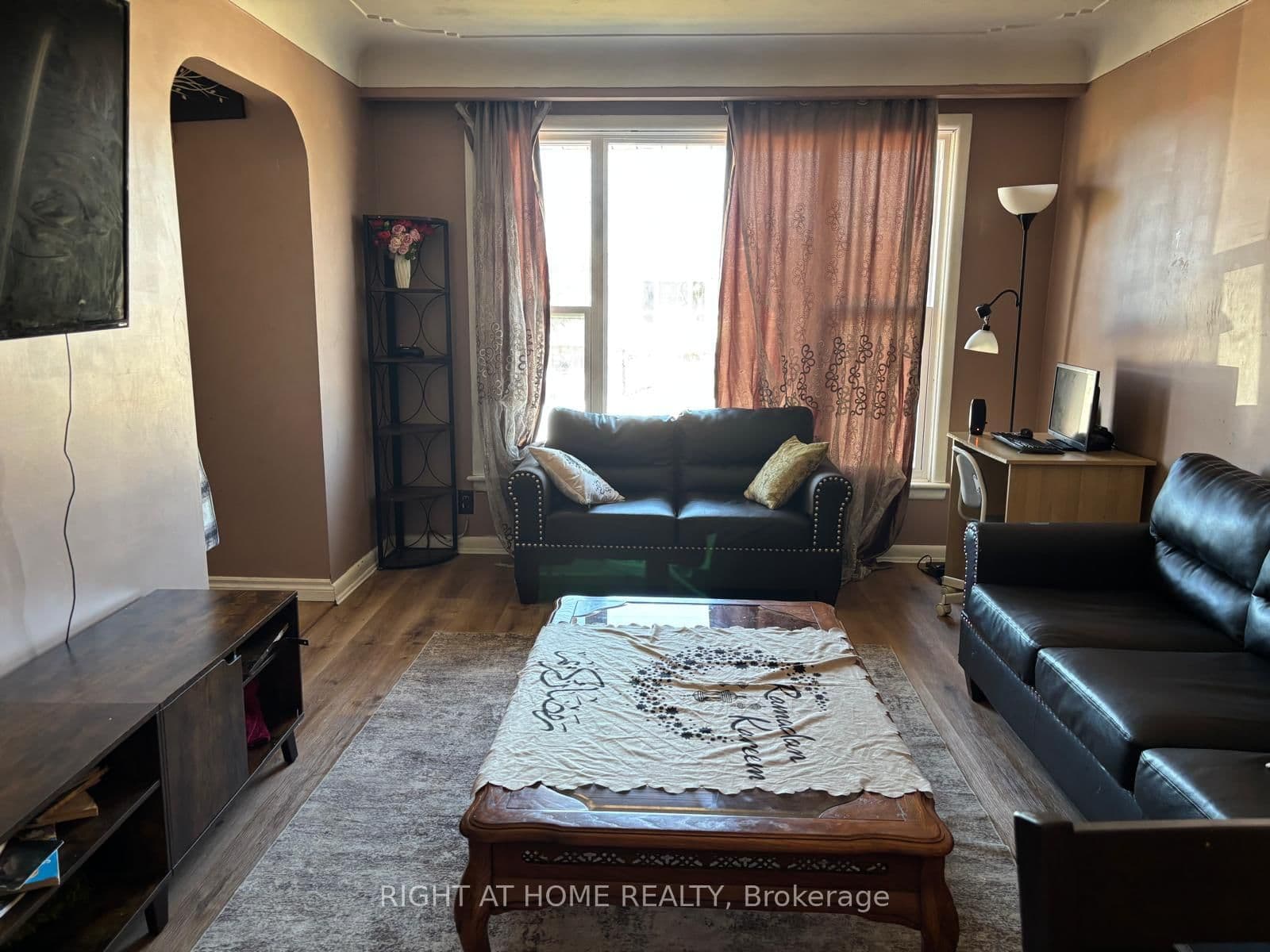 1224 Dunsmure Road thumbnail 6