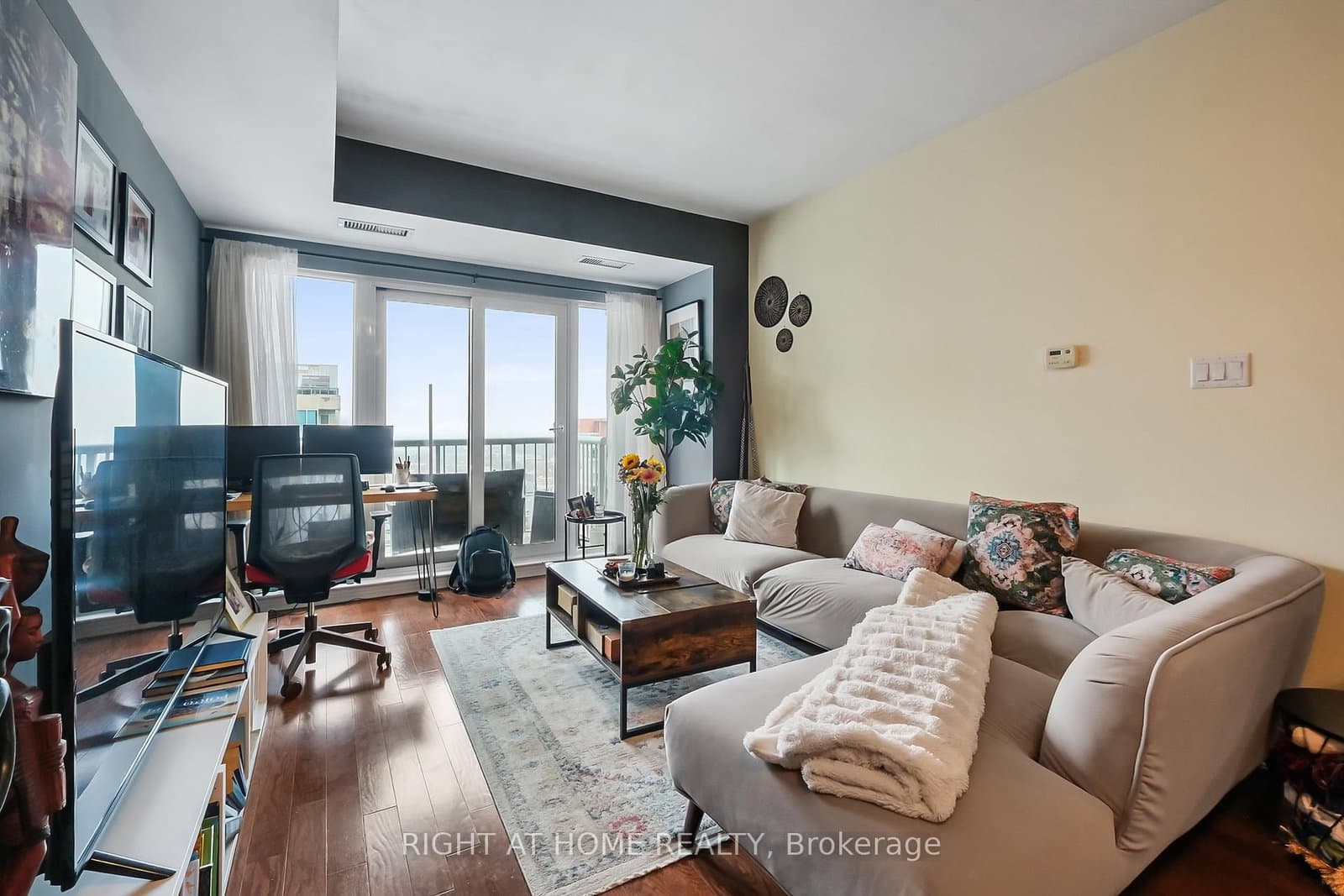 234 Rideau Street, Unit 2302 thumbnail 10