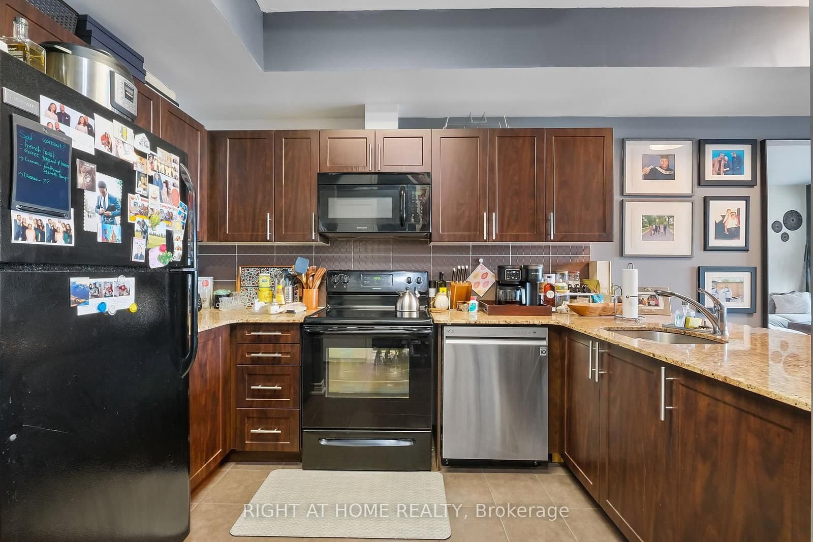 234 Rideau Street, Unit 2302 thumbnail 16
