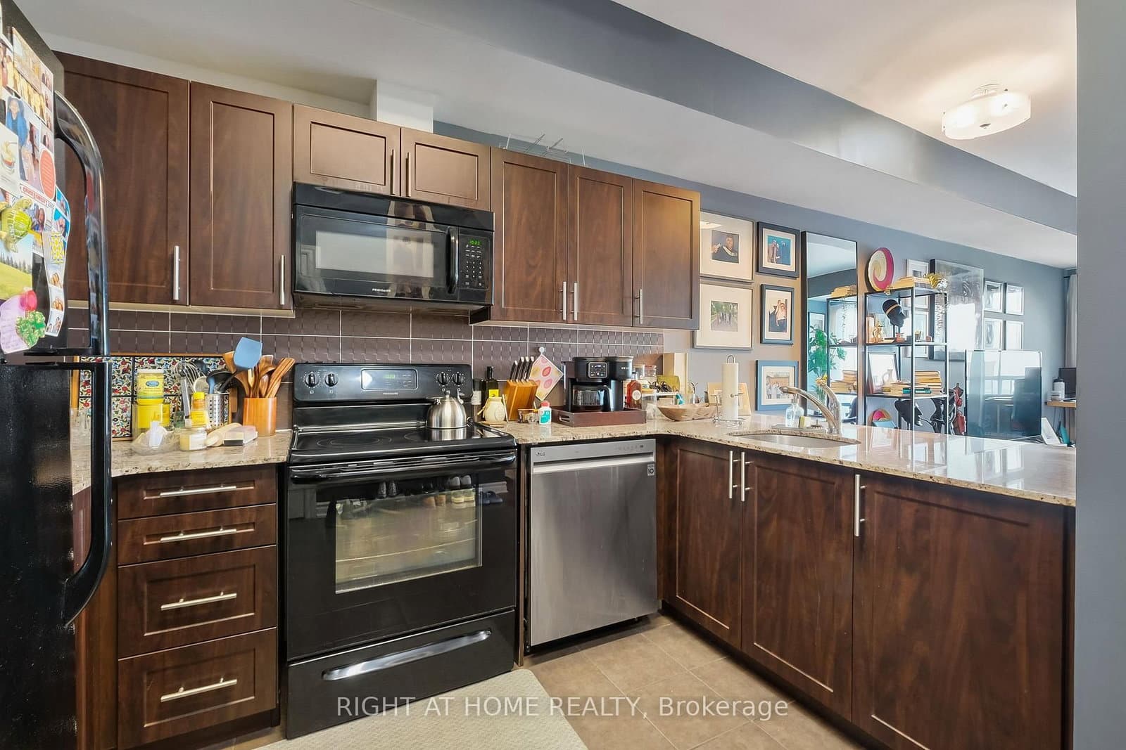 234 Rideau Street, Unit 2302 thumbnail 18