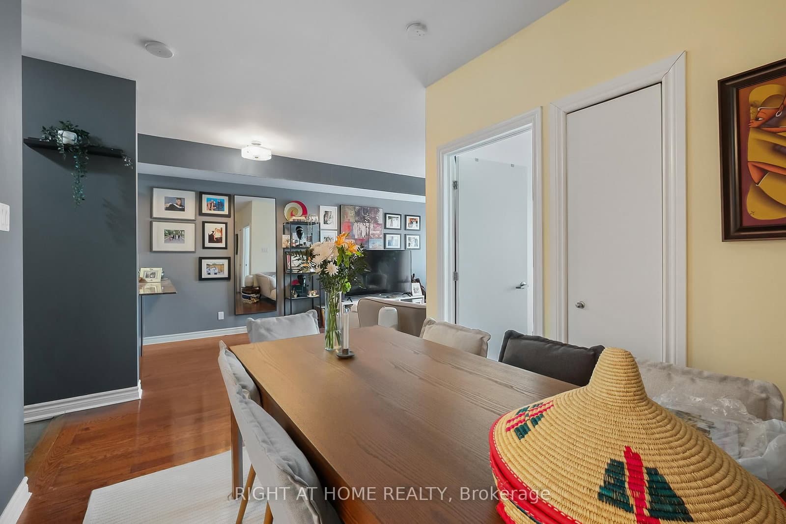 234 Rideau Street, Unit 2302 thumbnail 22