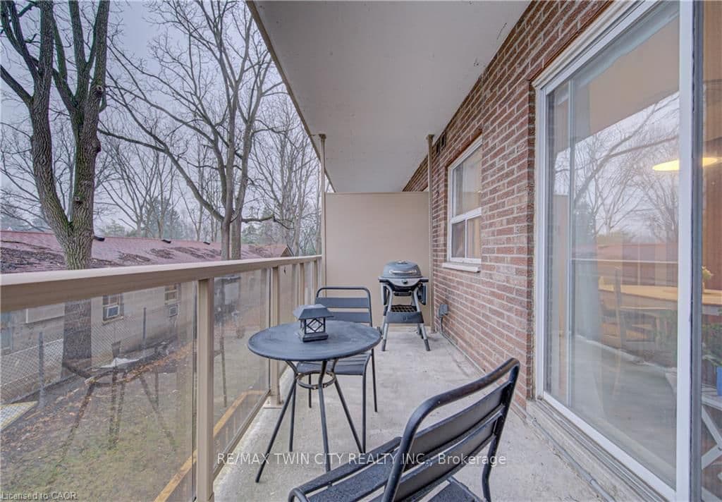 793 COLBORNE Street, Unit 202 thumbnail 15