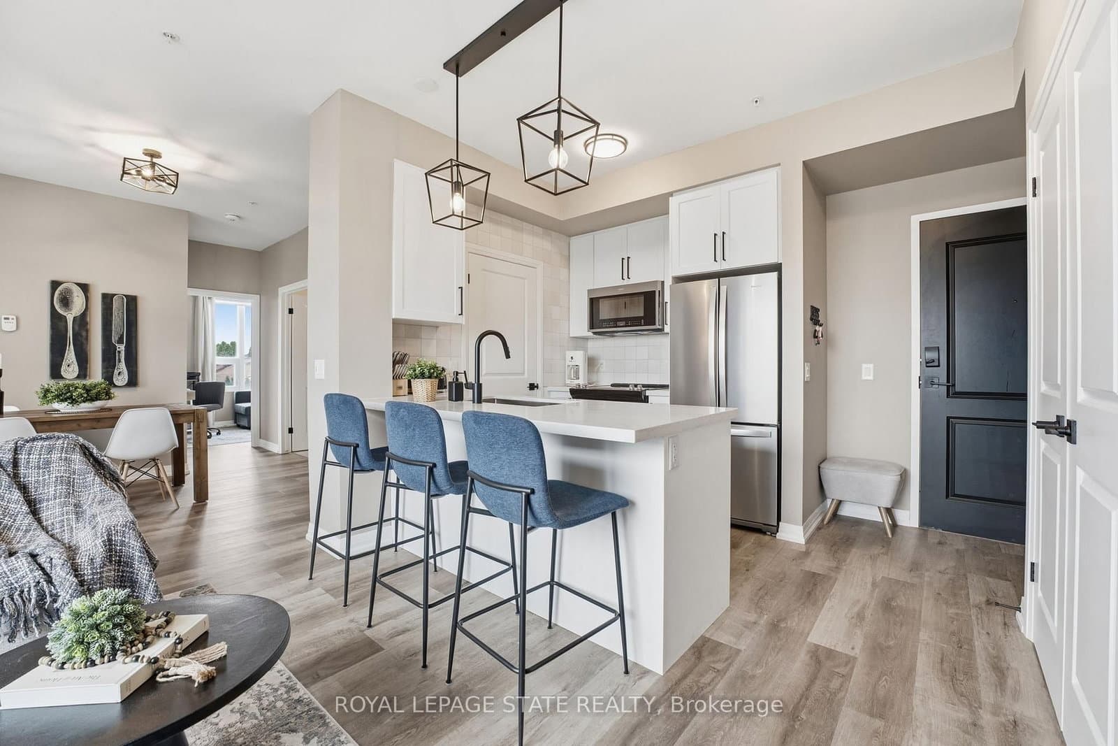 120 Springvalley Crescent, Unit 203 thumbnail 10