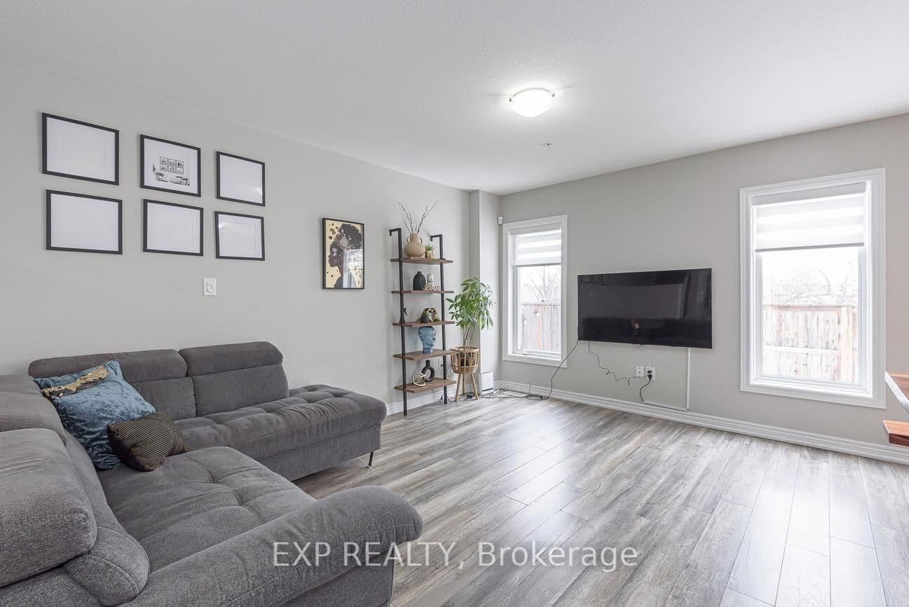 60 Canterbury Drive, Unit 7 thumbnail 11