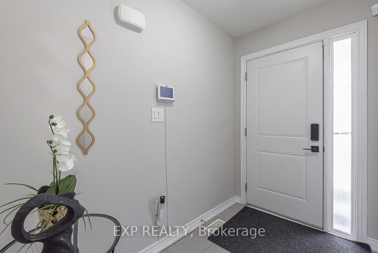 60 Canterbury Drive, Unit 7 thumbnail 3
