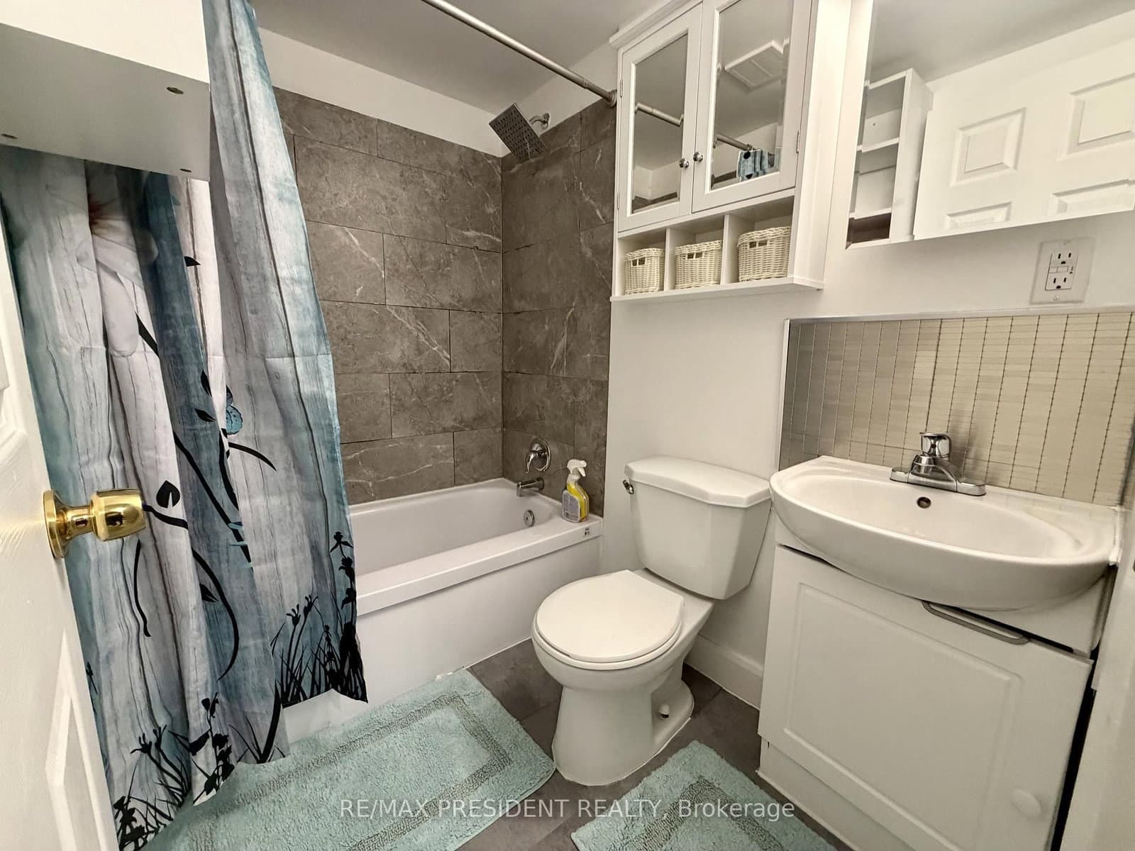 37 Bond Street S thumbnail 19