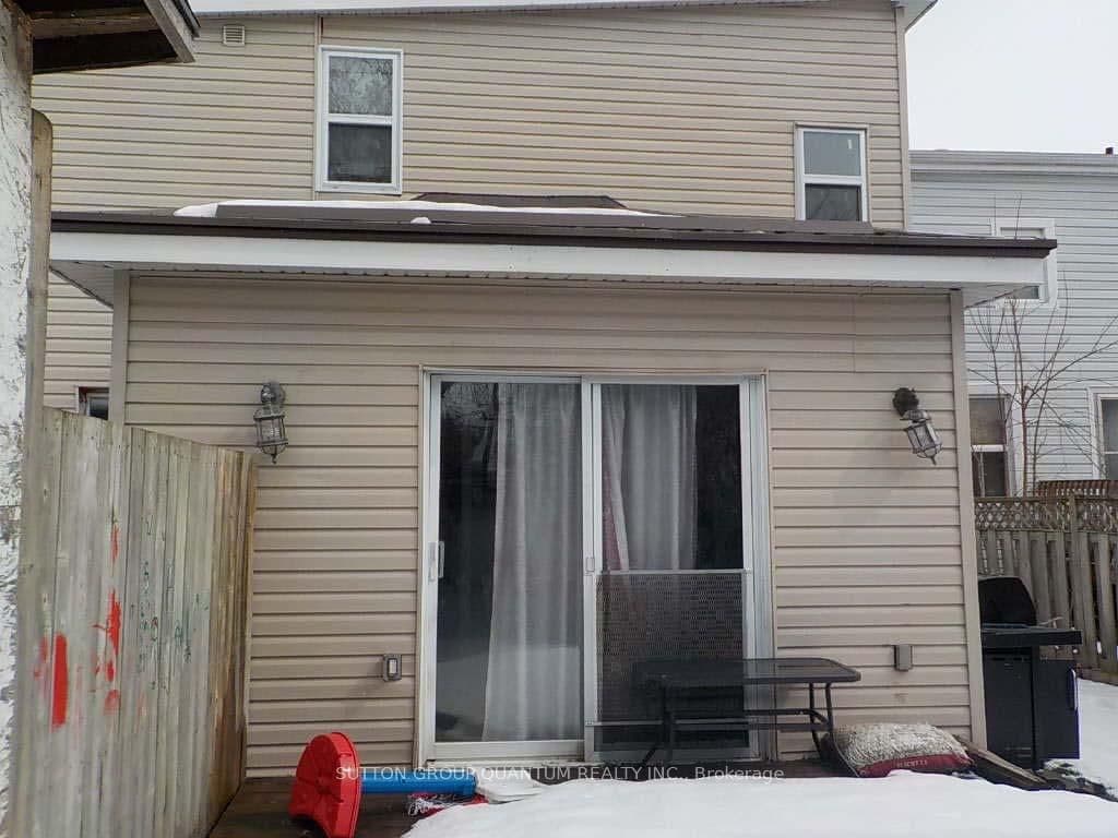60 & 62 Everett Street thumbnail 4