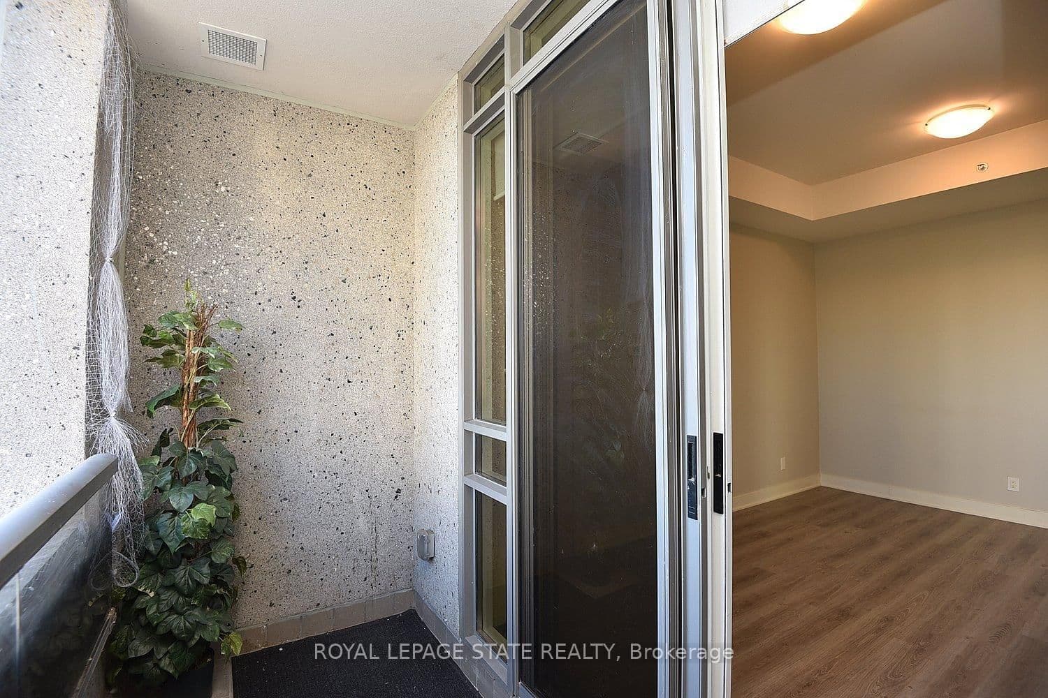 150 Main Street W, Unit 603 thumbnail 31