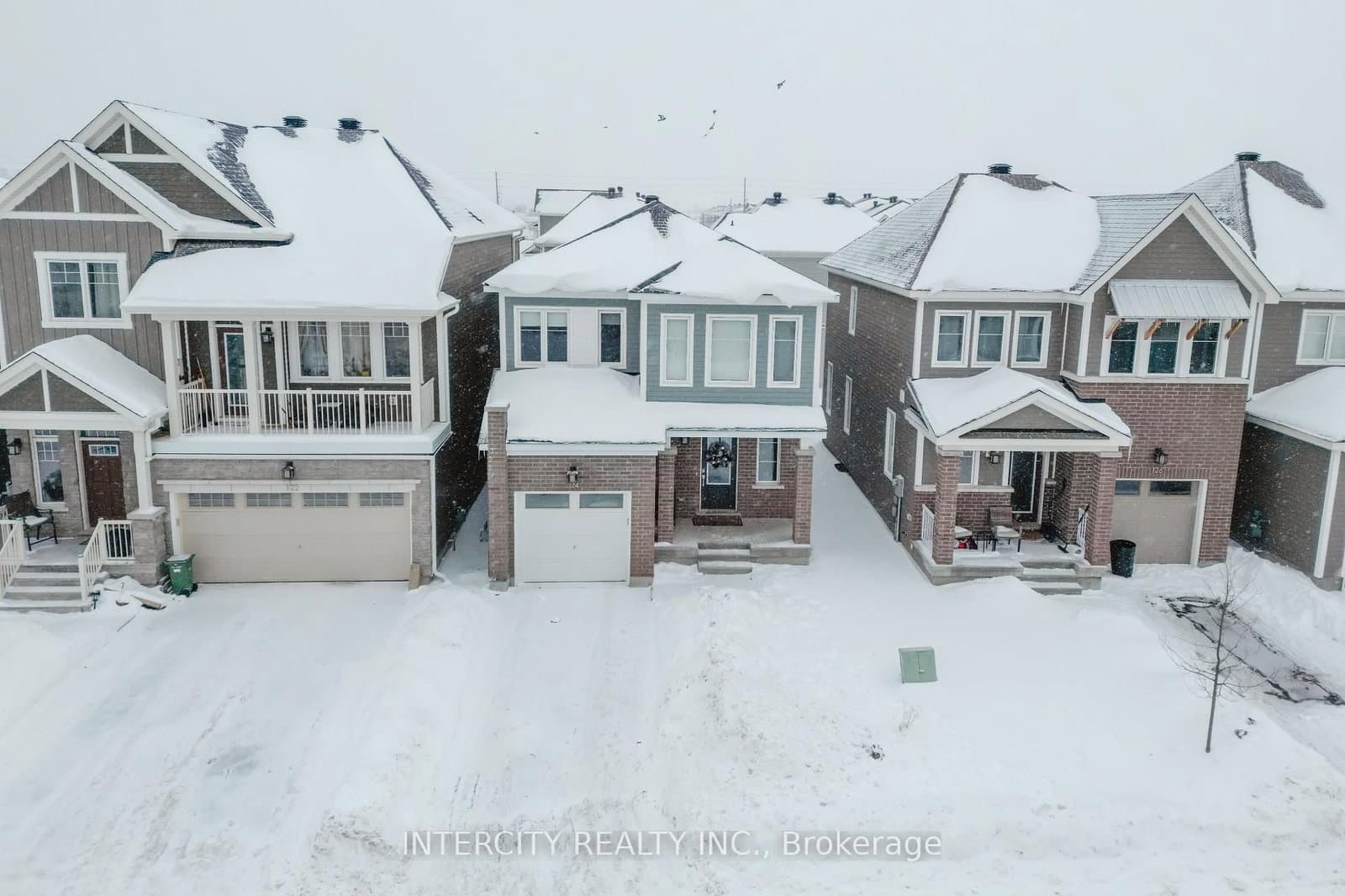 124 Hackamore Crescent - Image 1