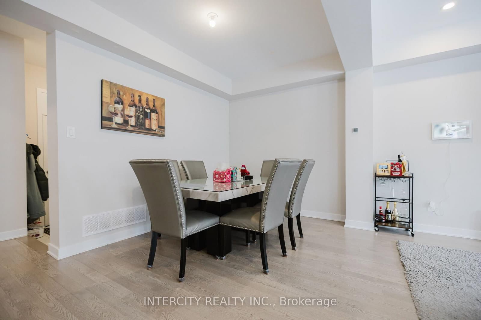 124 Hackamore Crescent thumbnail 10