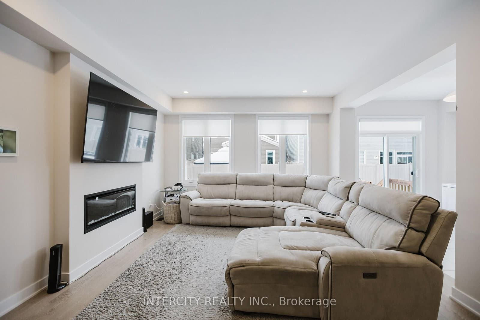124 Hackamore Crescent thumbnail 13