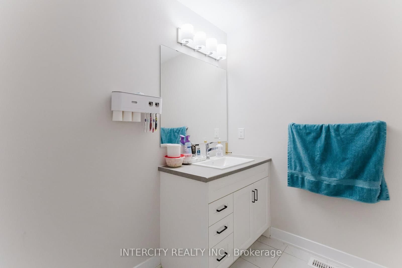 124 Hackamore Crescent thumbnail 34
