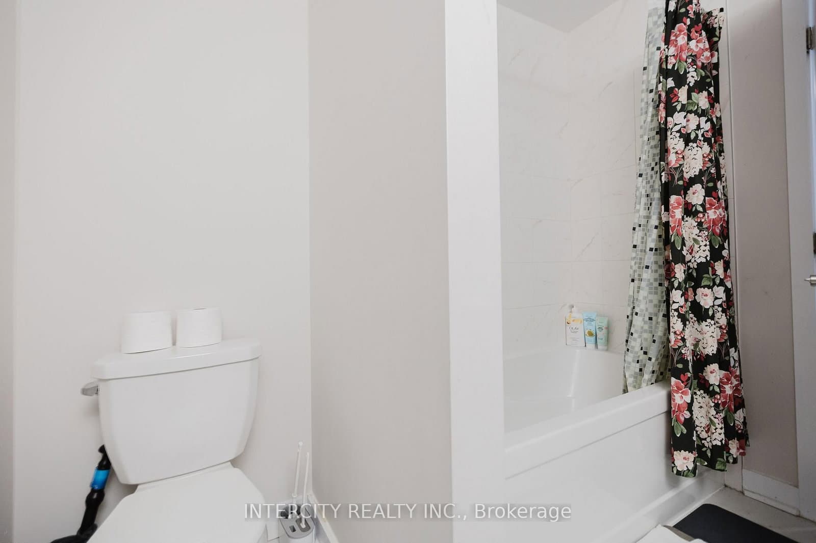 124 Hackamore Crescent thumbnail 35