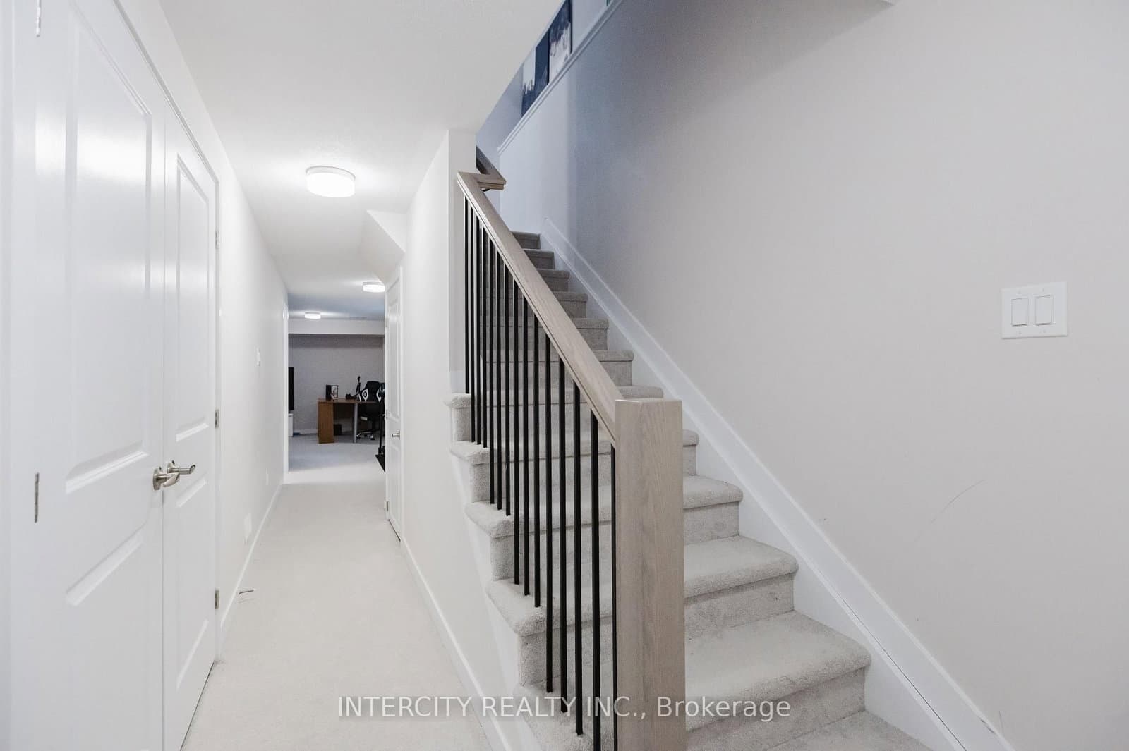 124 Hackamore Crescent thumbnail 36