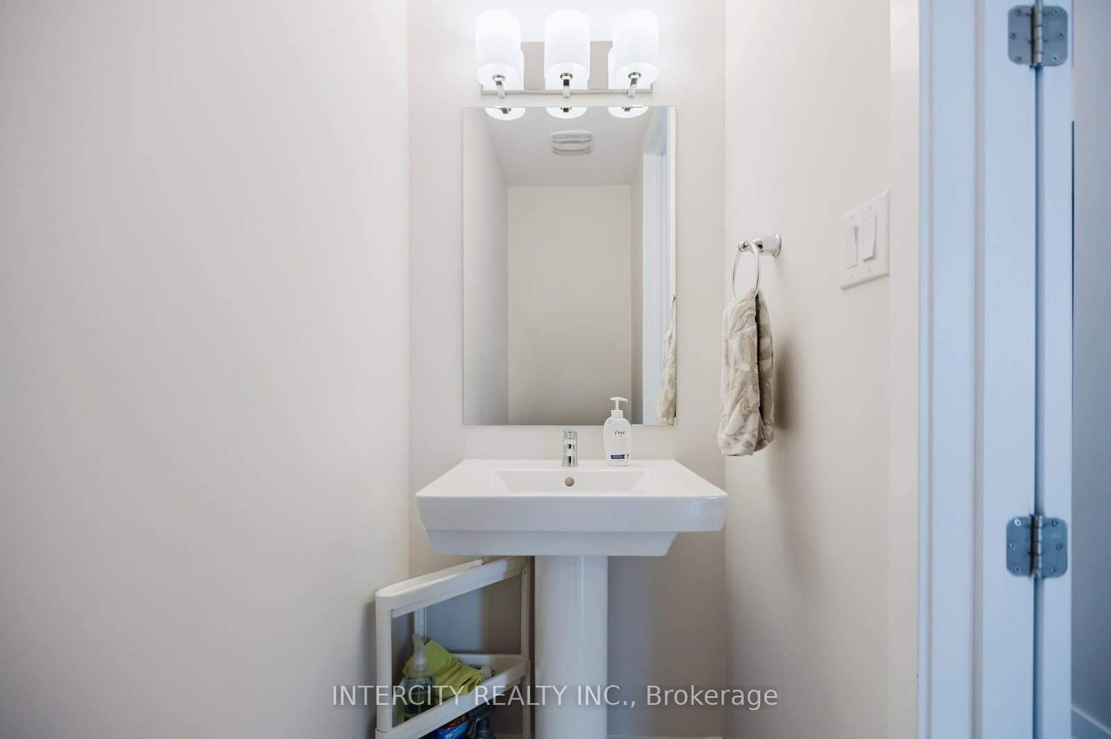 124 Hackamore Crescent thumbnail 6