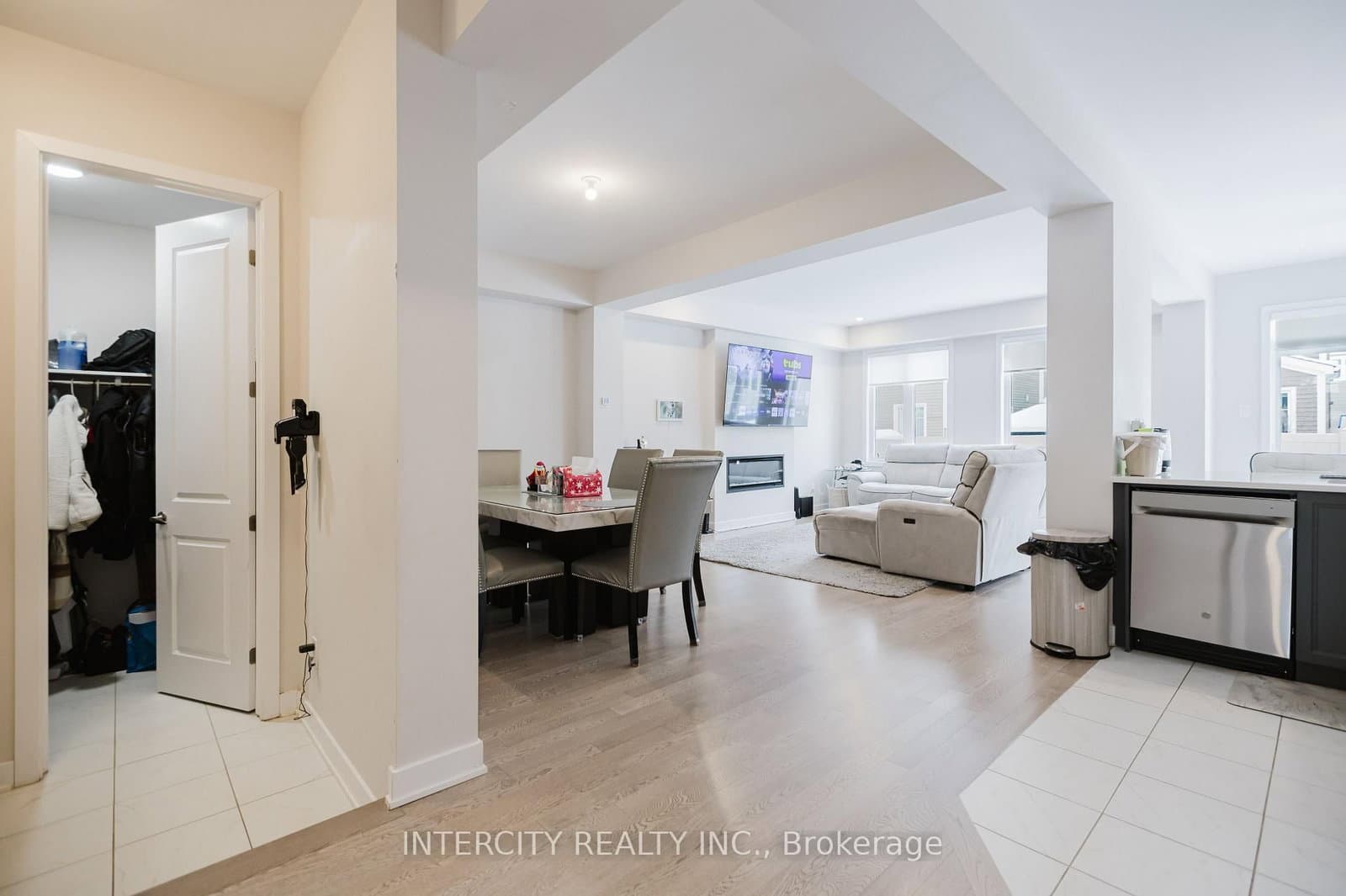 124 Hackamore Crescent thumbnail 7