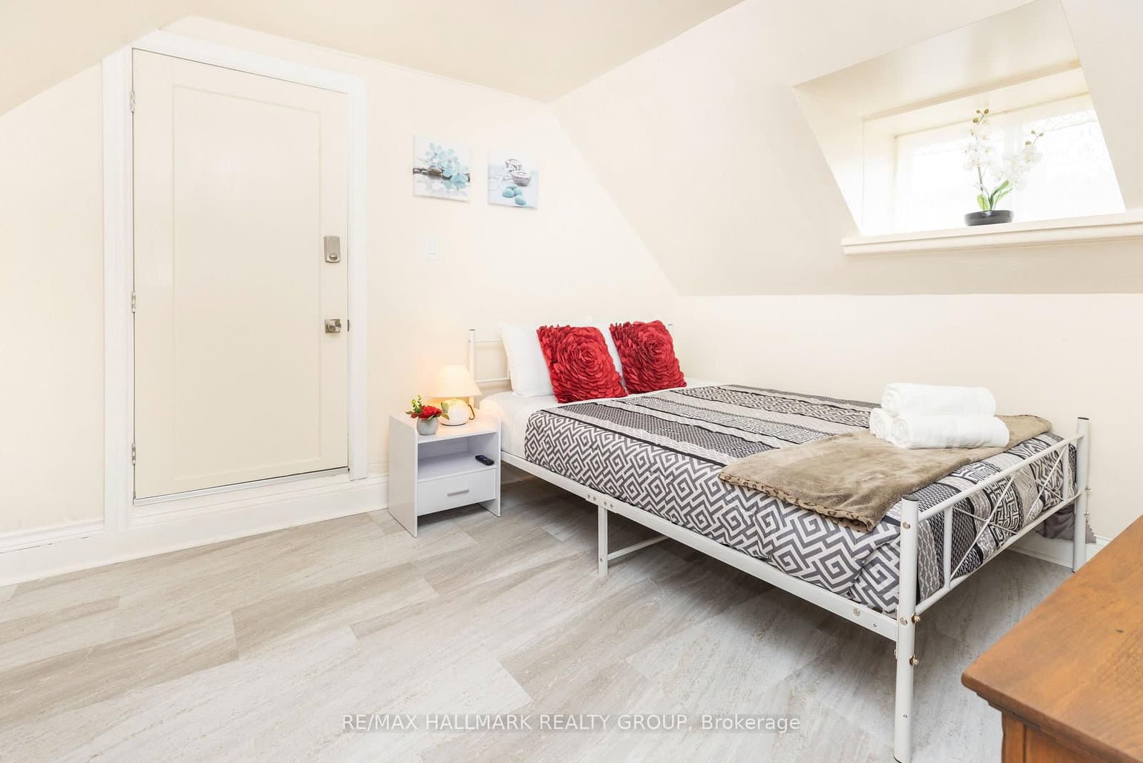 456 BRONSON Avenue, Unit 2 thumbnail 3