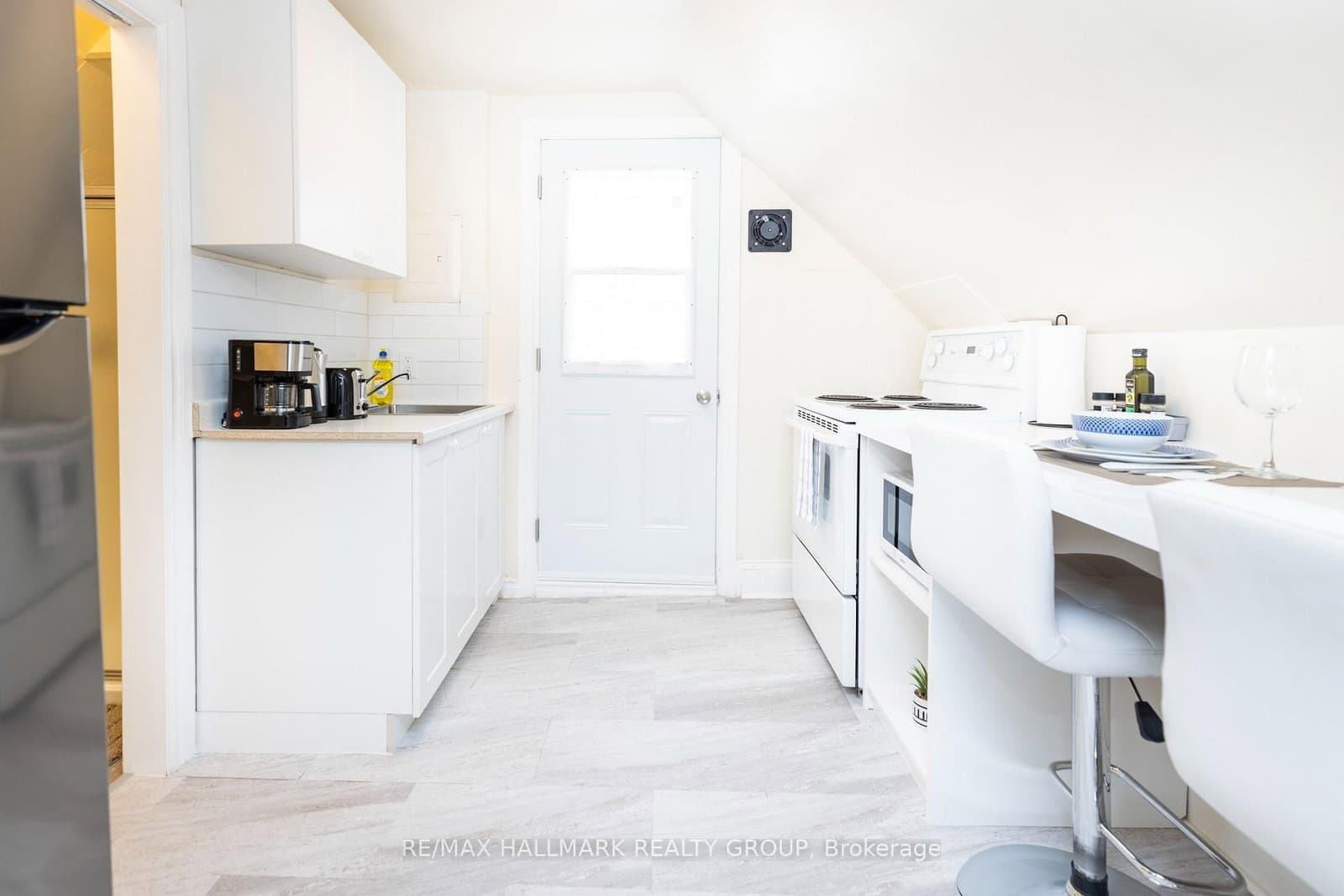 456 BRONSON Avenue, Unit 2 thumbnail 6